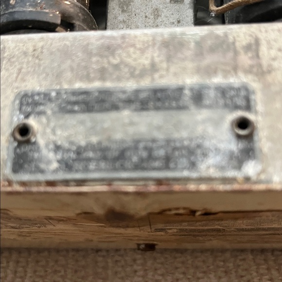 Vintage White Radio with Brown Accents
As is, as found - Picture 3 of 4